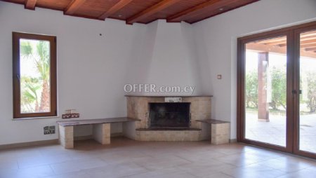 New For Sale €415,000 Villa 5 bedrooms, Detached Aradippou Larnaca - 8