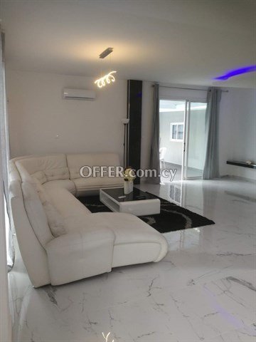 5 Bedroom Sea View Villa With Swimming Pool / Rent In Germasogia, Lima - 3