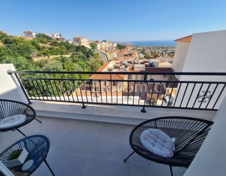 FULLY RENOVATED 2 BEDROOM TOWNHOUSE IN PEYIA, PAPHOS