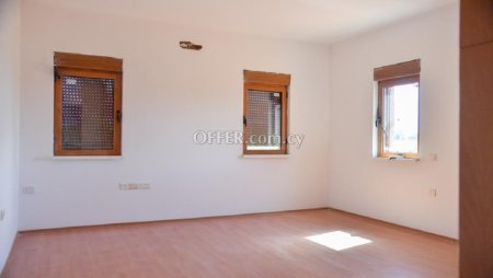 New For Sale €415,000 Villa 5 bedrooms, Detached Aradippou Larnaca - 4