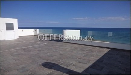 LOCATED RIGHT ON THE BEACH - 5 BEDROOM MANSION - 11