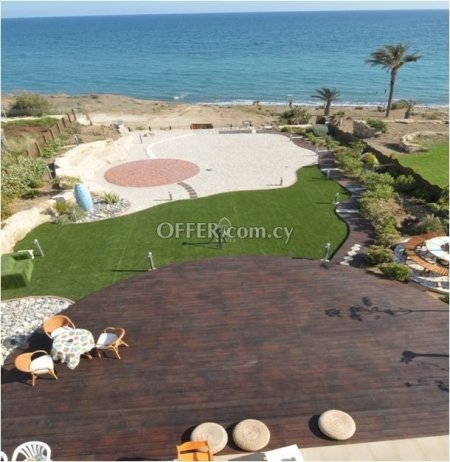 LOCATED RIGHT ON THE BEACH - 5 BEDROOM MANSION - 10