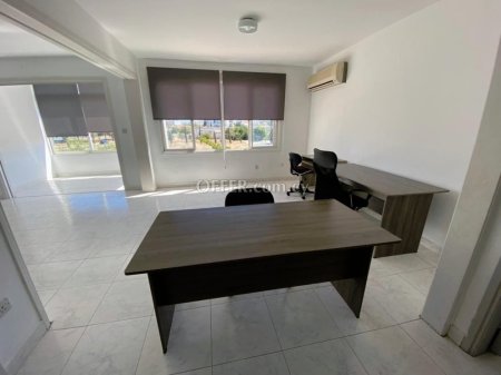 Spacious 2 Bedrooms Apartment in Pafos Center - 9