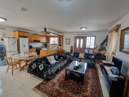 4-bedroom Detached Villa 140 sqm in Pissouri - 10