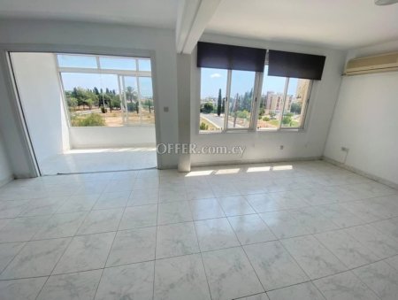 Spacious 2 Bedrooms Apartment in Pafos Center - 6