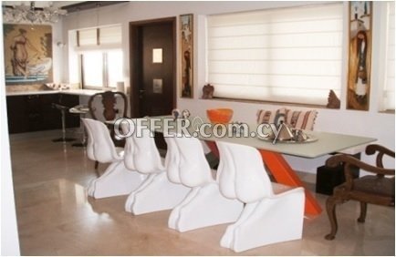 LOCATED RIGHT ON THE BEACH - 5 BEDROOM MANSION - 6