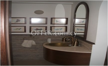 LOCATED RIGHT ON THE BEACH - 5 BEDROOM MANSION - 4