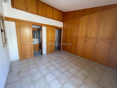 4-bedroom Detached Villa 210 sqm in Limassol (Town) - 4
