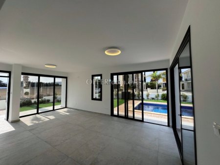 4 Bed Detached Villa for Sale in Dekelia, Larnaca - 10