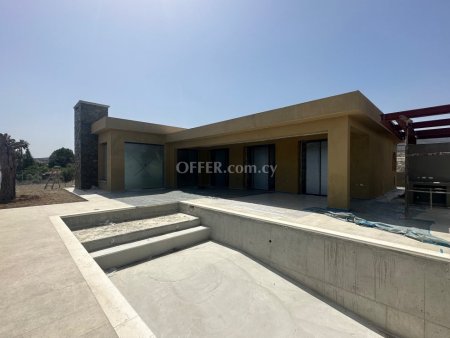 3 Bed Detached House for rent in Parekklisia, Limassol - 10
