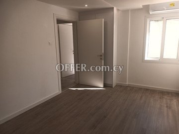 Spacious Fully Renovated 2 Bedroom Apartment / Rent In Agious Omologit - 5