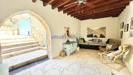 4 Bedroom Stunning Traditional House Tochni Larnaca - 7