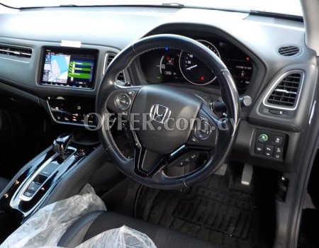 2019 Honda VEZEL 1.5L Hybrid Automatic SUV - 3
