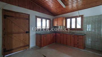 Ground floor house with a swimming pool located in Agglisides, Larnaca - 2