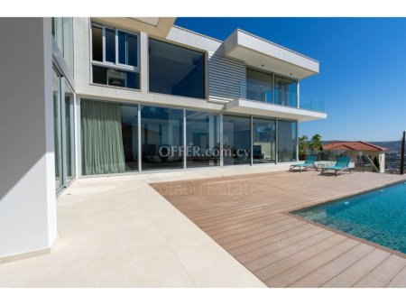 Gorgeous six bedroom villa in the Green area of Germasogeia - 3