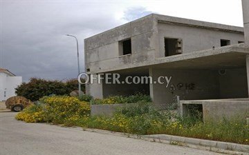 Incomplete 4 Bedroom House  In Dali, Nicosia