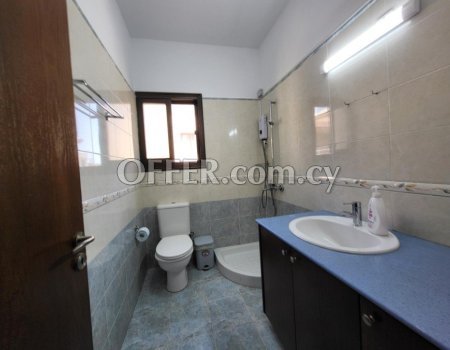 House 4 bedrooms, rentals in Limassol - 2