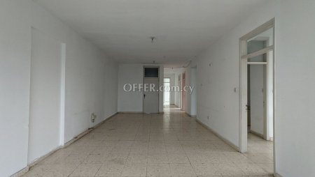Three bedroom apartment in Strovolos Nicosia - 3