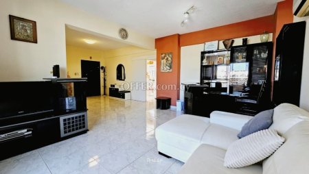 3 Bed Apartment for sale in Mesa Geitonia, Limassol