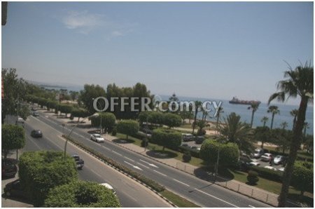 LARGE GROUND FLOOR SHOP FOR RENT WITH UNOBSTRUCTED SEA VIEW