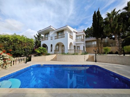 Fantastic Villa walking distance to the beach