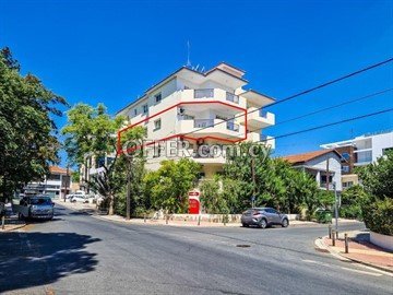 Three-bedroom apartment in Agioi Omologites, Nicosia