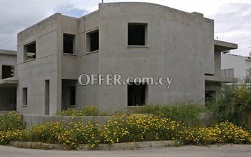 Incomplete 4 Bedroom House  In Dali, Nicosia