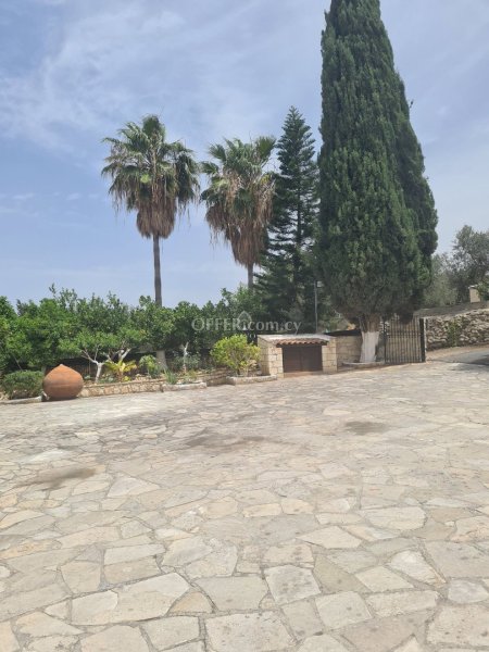 INVESTMENT OPPORTUNITY: EXLUSIVE RENTAL COMPLEX IN ANARITA -PAPHOS