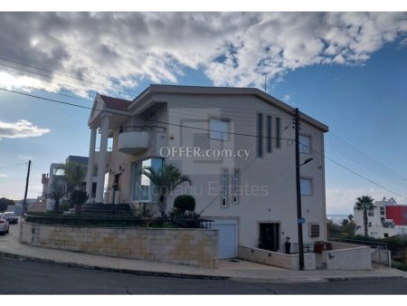 Five bedroom house and two bedroom apartment with separate entrance for sale in Laiki Lefkothea