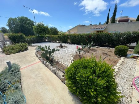 Bungalow For Rent in Chloraka, Paphos - DP4087 - 1