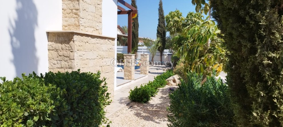House (Detached) in Agia Thekla, Famagusta for Sale - 11