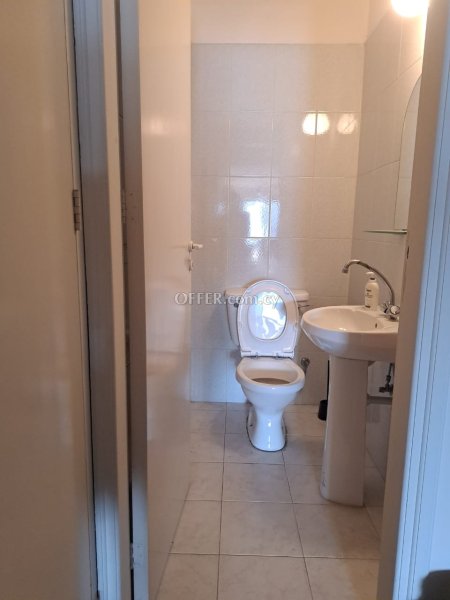 For Sale €170,000 Apartment 3 bedrooms Larnaka (Center), Larnaca Larnaca - 2
