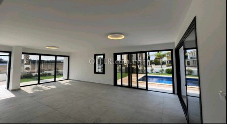 For Sale €490,000 House 4 bedrooms Leivadia, Livadia Larnaca - 11