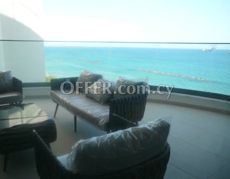 3 bedroom luxury super spacious seafront apartment