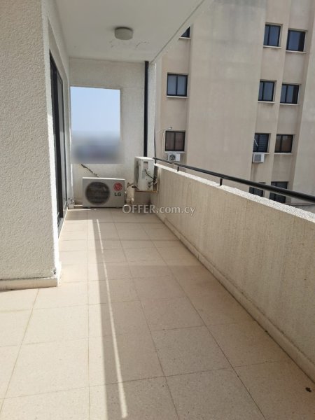 For Sale €170,000 Apartment 3 bedrooms Larnaka (Center), Larnaca Larnaca - 6