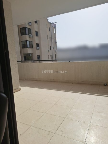 For Sale €170,000 Apartment 3 bedrooms Larnaka (Center), Larnaca Larnaca - 5