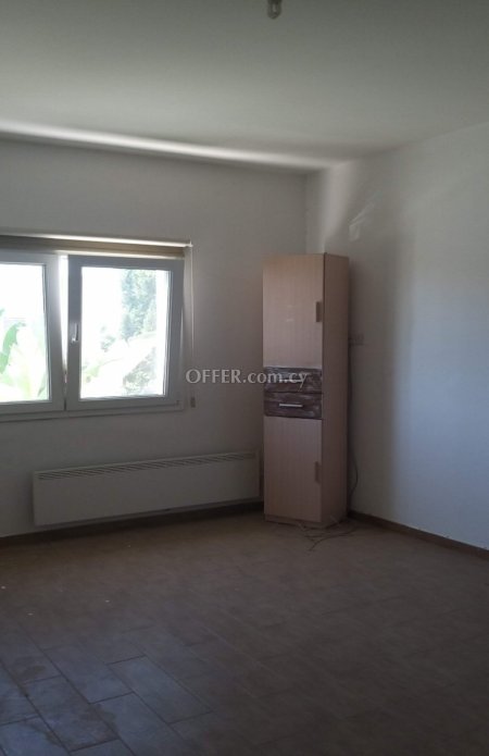 For Sale €359,000 House 4 bedrooms Aradippou Larnaca - 2