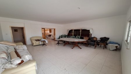For Sale €280,000 House 5 bedrooms Aradippou Larnaca - 5