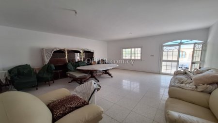 For Sale €280,000 House 5 bedrooms Aradippou Larnaca - 4