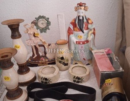 Διάφορα συλλεκτικά, κηροπήγια, ρολόι, βάζο με τασάκια, ζώνη, μιζιουρα, όλα ή μεμονωμένα. - Main Photo