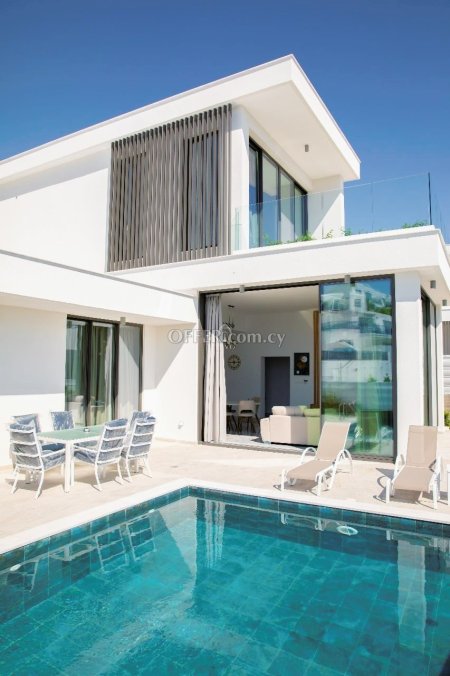 THREE BEDROOM VILLA WITH PRIVATE POOL IN CHLORAKA - 11