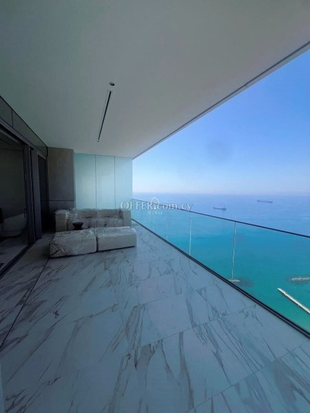 THREE BEDROOM FULLY FURNISHED SEAFRONT LUXURY APARTMENT