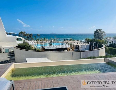 Modern 5 Bedroom Villa near Parklane