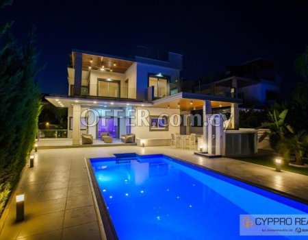 4 Bedroom Villa in Agios Tychonas