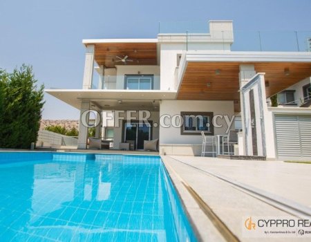 4 Bedroom Villa in Agios Tychonas - 2