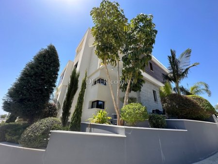 5 Bed Detached Villa for rent in Agios Athanasios, Limassol