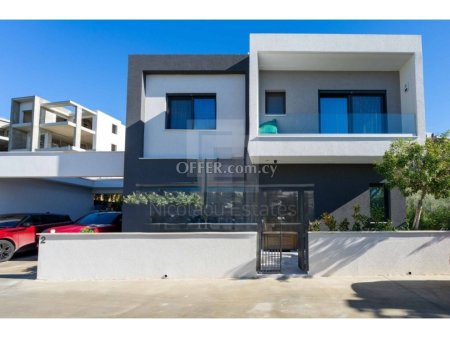 Detached five bedroom villa in Potamos Germasogeia area