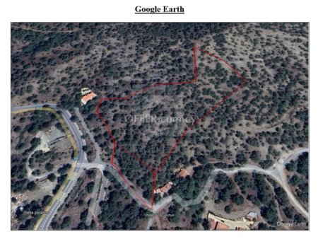 Huge residential land for sale in Moniatis