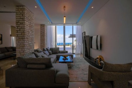 6 Bed Detached Villa for Sale in Peyia, Paphos - 10