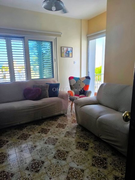 KEY READY 2 BEDROOM APARTMENT ON THE SEAFRONT